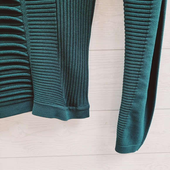 Parker Fitted ribbed Top - Picture 5 of 9